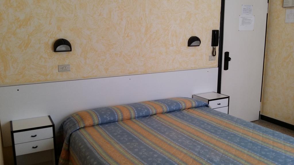 רימיני Hotel Oria חדר תמונה